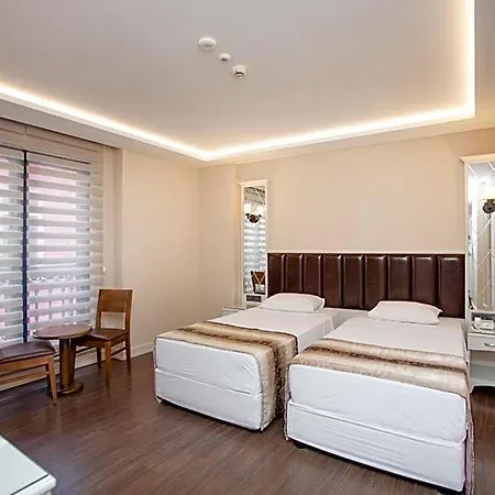 Hotel Prag 4*