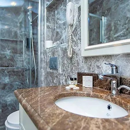 Hotel Prag 4*